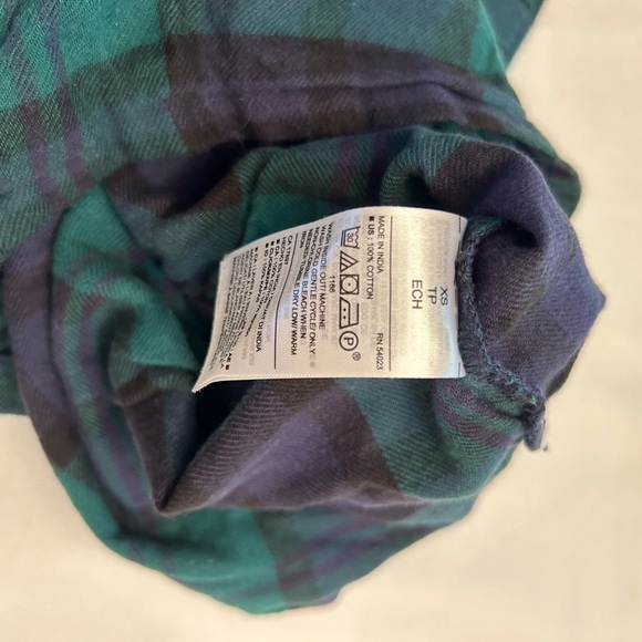 Old Navy plaid pajama shorts, size XS - Picture 3 of 4